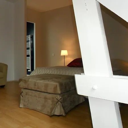 Alojamento de Acomodação e Pequeno-almoço La Maison De Benjamin 3*
